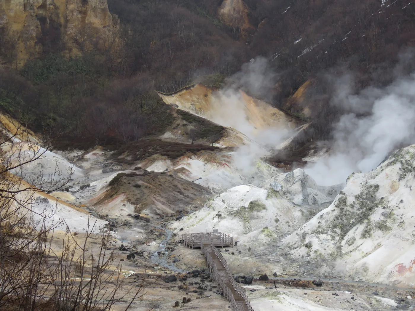 Jigokudani hell valley steam vents in Noboribetsu, Hokkaido