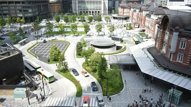 Tokyo Station Marunouchi building and plaza, representative of Tokyo Station and Ginza hotel bases